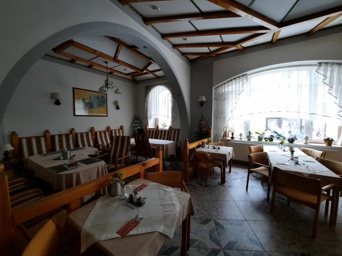 Hotel Koruna Jeseník المظهر الخارجي الصورة