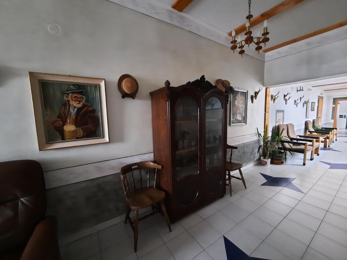 Hotel Koruna Jeseník المظهر الخارجي الصورة
