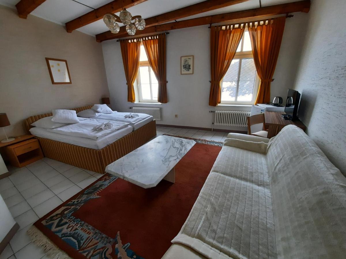 Hotel Koruna Jeseník المظهر الخارجي الصورة