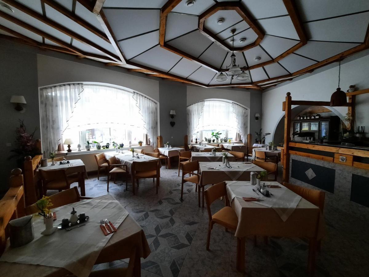 Hotel Koruna Jeseník المظهر الخارجي الصورة